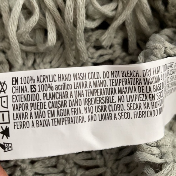 Sage crochet top - Picture 3 of 5